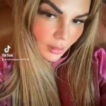 Rakhi Sawant Instagram - To Mujhe Pyar, karta hai
