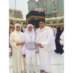 Rakhi Sawant Instagram - @rakhisawant2511 / Fatima Umrah Mubarak .. #waahiidalikhan #mecca #makkah #makkahalmukarramah #rakhisawant #waahiidalikhan