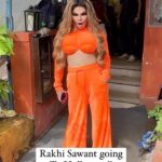 Rakhi Sawant Instagram - Rakhi Sawant on her plans of going to Hollywood! . Follow: 👉🏼 @bollywoodsocietyy Contact/Enquiry: @digitalsukoonn . . . #bollywoodsociety   #reelsinstagram  #reelsIndia #reelitfeelit #reelkarofeelkaro  #reelsvideo #instagramreels #reelsviral #reels  #reel #rakhisawant