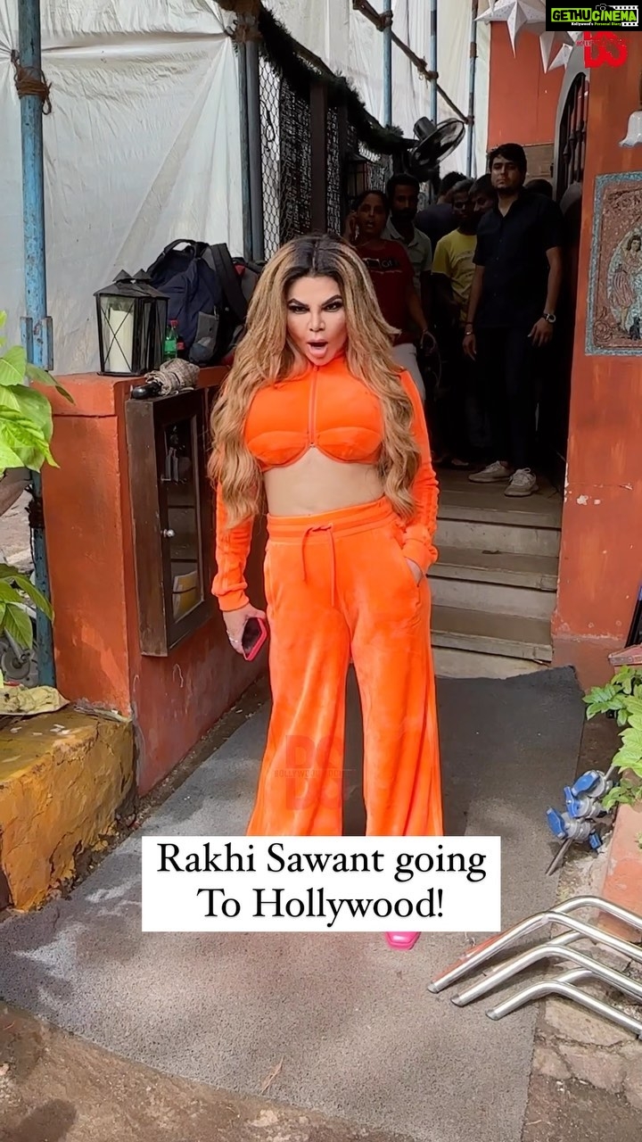 Rakhi Sawant Instagram - Rakhi Sawant on her plans of going to Hollywood! . Follow: 👉🏼 @bollywoodsocietyy Contact/Enquiry: @digitalsukoonn . . . #bollywoodsociety #reelsinstagram #reelsIndia #reelitfeelit #reelkarofeelkaro #reelsvideo #instagramreels #reelsviral #reels #reel #rakhisawant