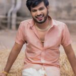 Rakshan Instagram – Just smile 😊
Style @paviiiee_08
Photography @raghul_raghupathy
Hair style @anand_anok_0290
Retouch @retouch_by_gokul