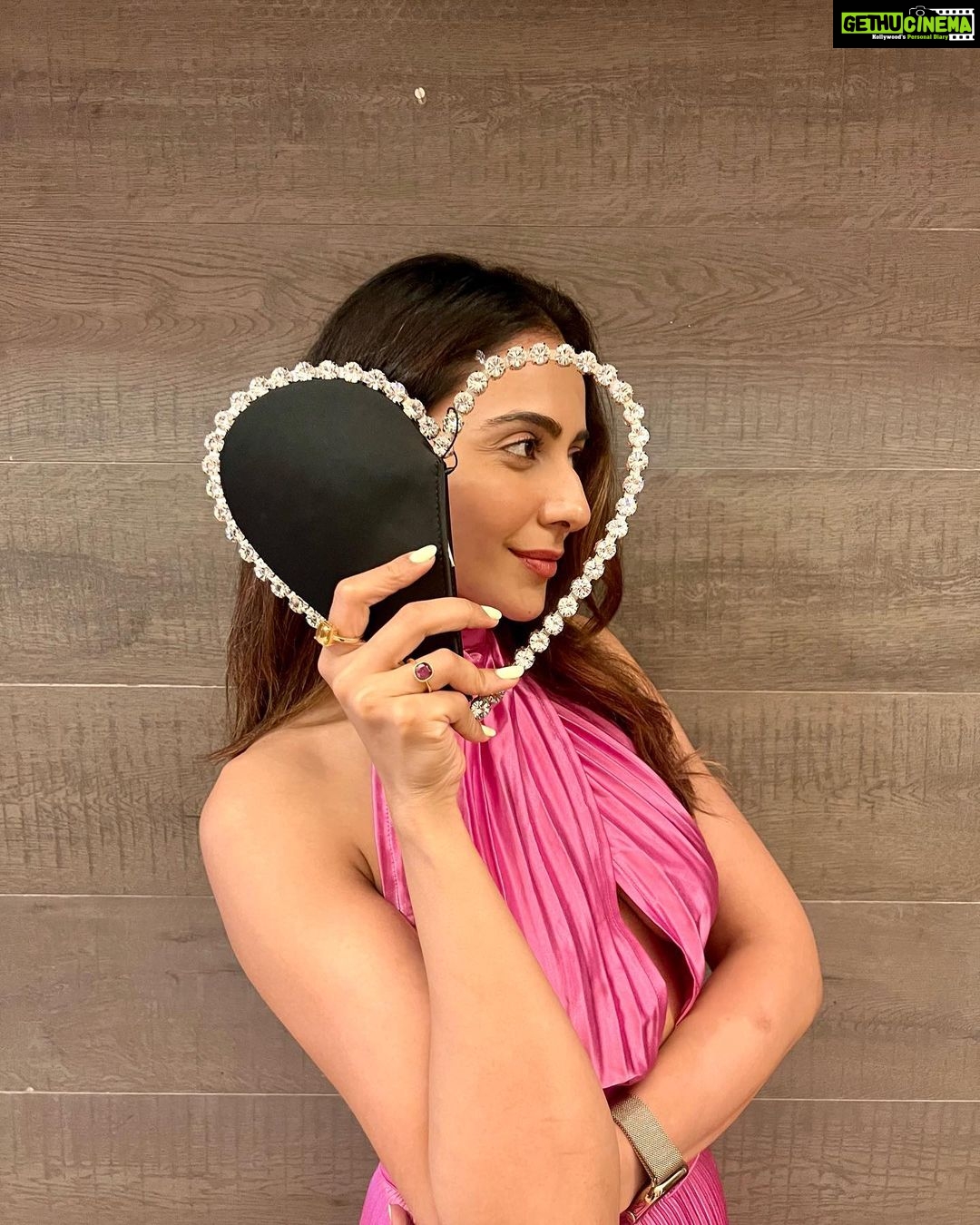Rakul Preet Singh Instagram - I’m all hearts for this collection 🖤🖤 Haute Dreams: AiSPi at Manish Malhotra The AiSPi trunk show is back with a bedazzling, bold, glamorous collection of handbags and sunglasses for 3 days only! 5th August at the Manish Malhotra Flagship in Hyderabad 6th and 7th August digitally pan India
@aispi.co @manishmalhotra05 @manishmalhotraworld