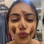 Rakul Preet Singh Instagram - Cos there is nothing that a yummy chocolate can’t solve .. Happpy world chocolate day !! ❤️ #eatbutwithmoderation