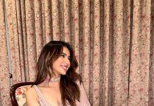 Rakul Preet Singh Instagram - For the love of blush and pink and all things pretty 💖 #timespowerwomenaward Outfit @sawangandhiofficial Jewellery @mayasanghavijewels Styled by @anshikaav Assisted by @roshiijain @bhatia_tanisha Makeup @im__sal Hair @aliyashaik28