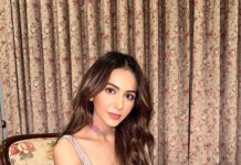 Rakul Preet Singh Instagram - For the love of blush and pink and all things pretty 💖 #timespowerwomenaward Outfit @sawangandhiofficial Jewellery @mayasanghavijewels Styled by @anshikaav Assisted by @roshiijain @bhatia_tanisha Makeup @im__sal Hair @aliyashaik28