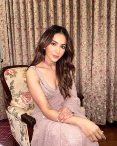 Rakul Preet Singh Instagram - For the love of blush and pink and all things pretty 💖 #timespowerwomenaward Outfit @sawangandhiofficial Jewellery @mayasanghavijewels Styled by @anshikaav Assisted by @roshiijain @bhatia_tanisha Makeup @im__sal Hair @aliyashaik28