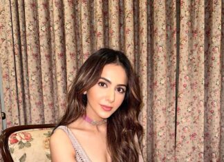 Rakul Preet Singh Instagram - For the love of blush and pink and all things pretty 💖 #timespowerwomenaward Outfit @sawangandhiofficial Jewellery @mayasanghavijewels Styled by @anshikaav Assisted by @roshiijain @bhatia_tanisha Makeup @im__sal Hair @aliyashaik28