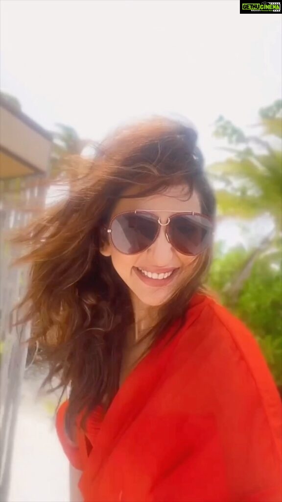 Rakul Preet Singh Instagram - I can never get enough of sun , sand and beach #maldives @patinamaldives @makeplansholidays #patinamaldives #makeplansholidays Patina Maldives