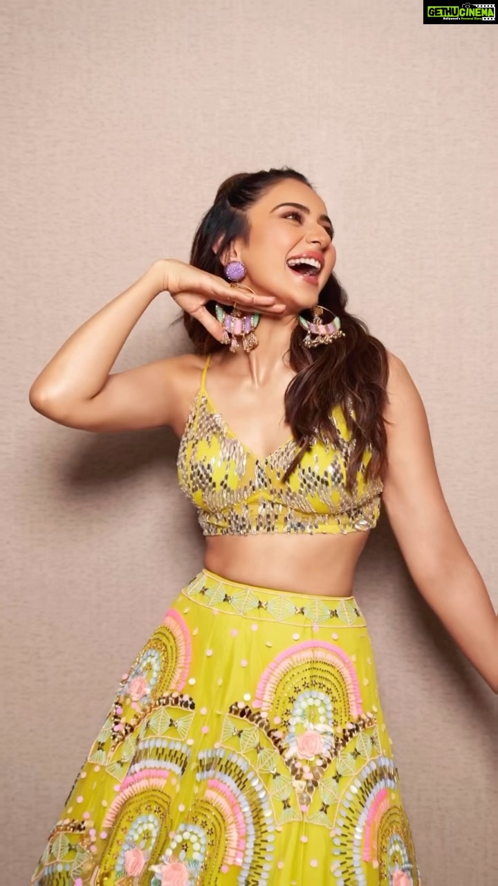 Rakul Preet Singh Instagram - The act before the main act ❤️ Outfit - @papadontpreachbyshubhika Jewellery- @accessoriesbypapadontpreach Juttis - @fizzygoblet Styled by- @stylebyami @garimagarg14 Pictures by - @vikram_rana Makeup @im__sal Hair @aliyashaik28