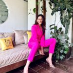 Rakul Preet Singh Instagram - Just chilling and smiling and feeling pink 💕
