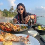 Rakul Preet Singh Instagram - Don’t talk to me when I’m eating … ok bye ❤️ who relates to this ? #foodie #throwback