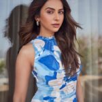 Rakul Preet Singh Instagram – βI LOVE YOU β all ππ #promotions
16june on #jiocinemaapp
Outfit @mandirawirkhq
Jewellery @sonisapphire
Footwear @charleskeithofficial
Styled by @anshikaav
Team @roshiijain @bhatia_tanisha
Hair @tinamukharjee
Makeup @im__sal
Shot by @kaasastudio