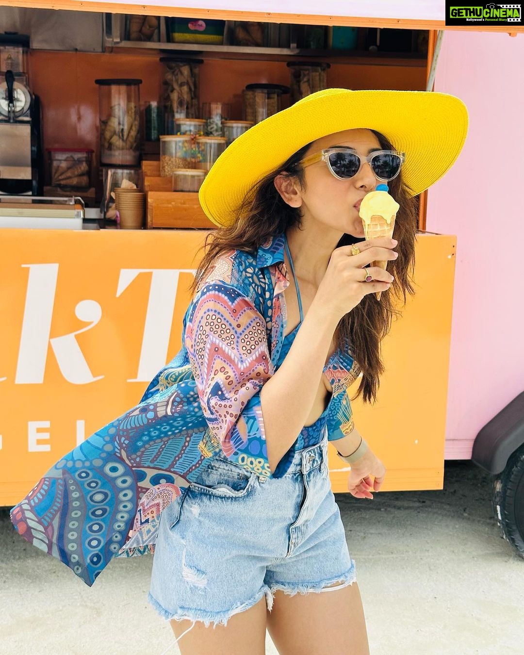 Rakul Preet Singh Instagram - Ice cream you scream 😜💙