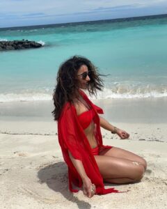 Rakul Preet Singh Instagram - Wild and free , just like the sea ❤️❤️ @makeplansholidays @patinamaldives #makeplansholidays #patinamaldives Patina Maldives