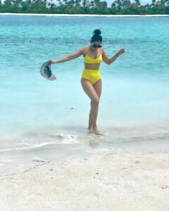 Rakul Preet Singh Instagram - Chirpy and happy 💛💛💛 @makeplansholidays @patinamaldives #makeplansholidays #patinamaldives Patina Maldives