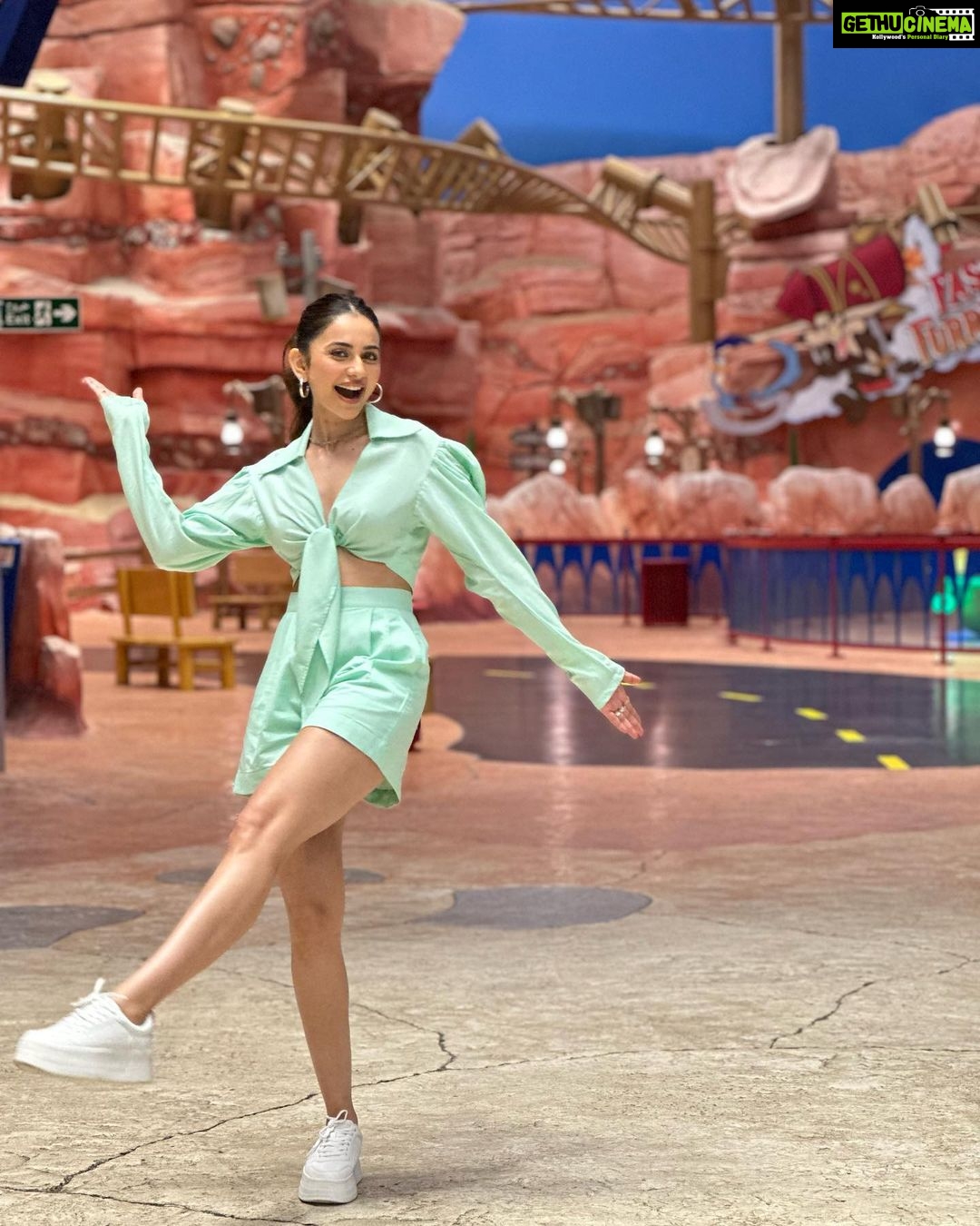 Rakul Preet Singh Instagram - Reliving childhood memories at #warnerbrosstudios 💃 #iffa #abudhabi