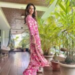 Rakul Preet Singh Instagram – Florals and fun 💖