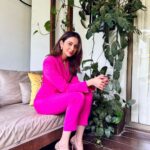 Rakul Preet Singh Instagram - Just chilling and smiling and feeling pink 💕