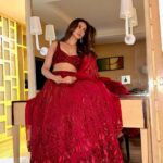 Rakul Preet Singh Instagram - Mud mud ke na dekh ❤️ Outift @mehakmurpanalabel Jewellery @mozaati Styled by @anshikaav Assisted by @tanazfatima Makeup @im__sal