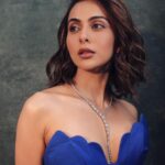 Rakul Preet Singh Instagram – Did anyone say blues 💙💙💙 #filmfareawards 

Outfit : @markbumgarner 
Jewellery @varunadjani @aahiradiamonds 
Styled by @lakshmilehr 
Makeup @im__sal 
Hair @aliyashaik28 
Photographer @vievekdesai