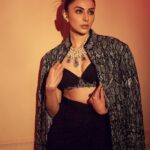 Rakul Preet Singh Instagram - Black magic 🖤🖤🖤 @nmacc.india #thenitamukeshambaniculturecentre #nmacc Styling @stylebyami @garimagarg14 Outfit - @shantanunikhil Jewellery - @amrapalijewels Shoes - @jimmychoo
