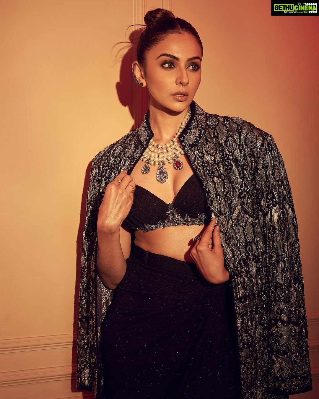 Rakul Preet Singh Instagram - Black magic π€π€π€ @nmacc.india #thenitamukeshambaniculturecentre #nmacc Styling @stylebyami @garimagarg14 Outfit - @shantanunikhil Jewellery - @amrapalijewels Shoes - @jimmychoo