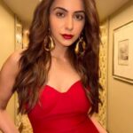 Rakul Preet Singh Instagram - Red on red hits different 💋 #risingindiasummit