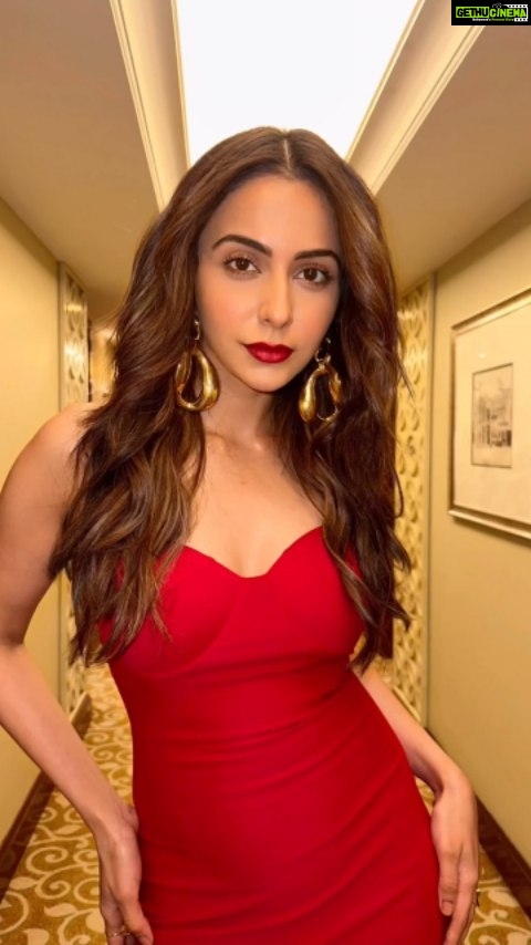 Rakul Preet Singh Instagram - Red on red hits different 💋 #risingindiasummit