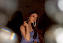 Rakul Preet Singh Instagram - Glitter inside out 😉💕