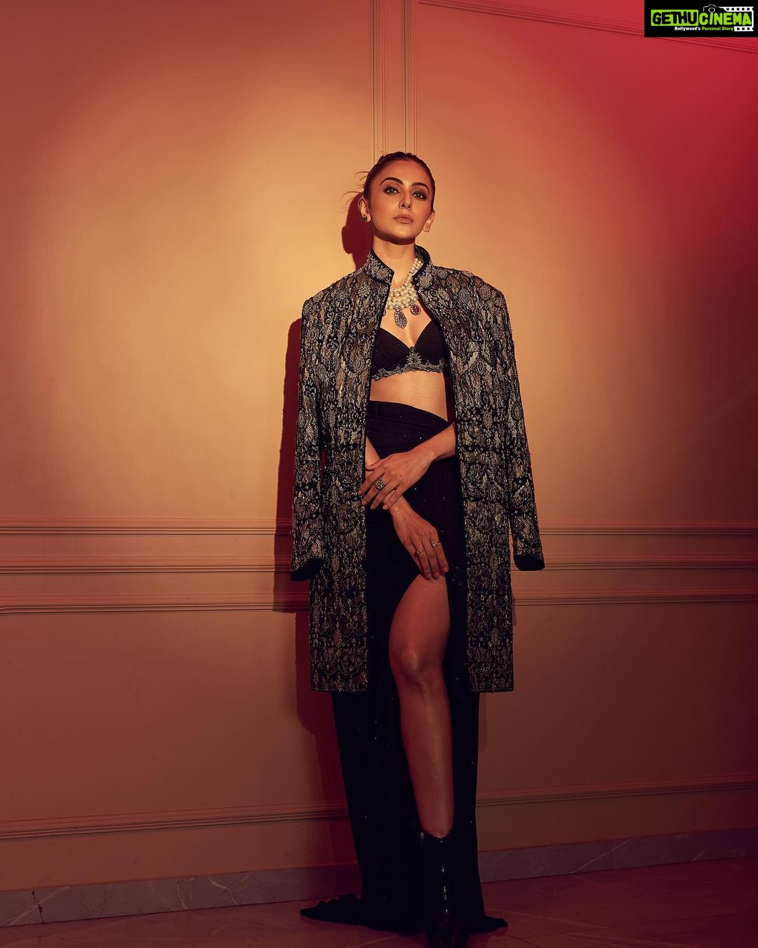 Rakul Preet Singh Instagram - Black magic π€π€π€ @nmacc.india #thenitamukeshambaniculturecentre #nmacc Styling @stylebyami @garimagarg14 Outfit - @shantanunikhil Jewellery - @amrapalijewels Shoes - @jimmychoo