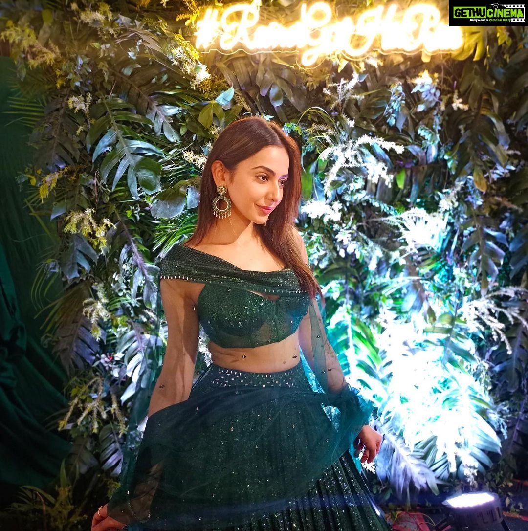 Rakul Preet Singh Instagram - Naach gaana and bling 🤍 #familywedding