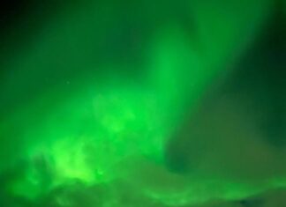 Rakul Preet Singh Instagram - Dancing through the northern lights 💜 a night so magical , a night so blessed 💜 grateful 😇 @ourfinland @visitrovaniemi @apukkaresort @fameistastudios