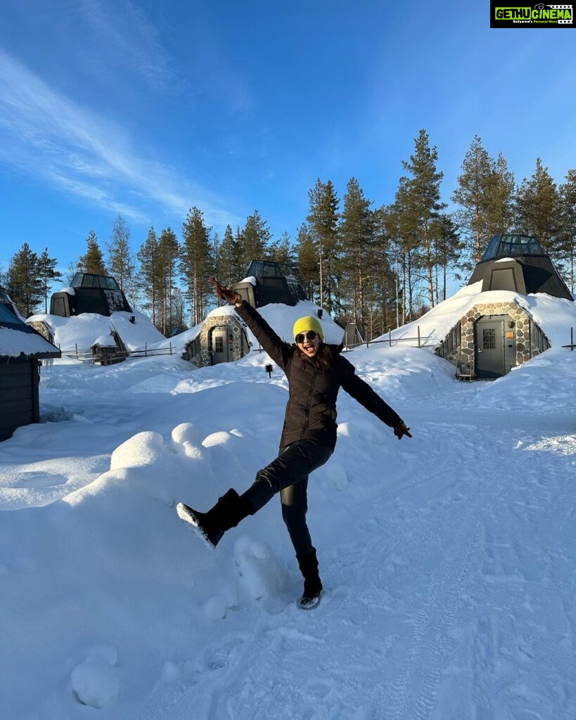 Rakul Preet Singh Instagram - Say cheese while you freeze 💕💕 @ourfinland @visitrovaniemi @apukkaresort @fameistastudios #vacaymode #finlanddiaries Apukka Resort Rovaniemi