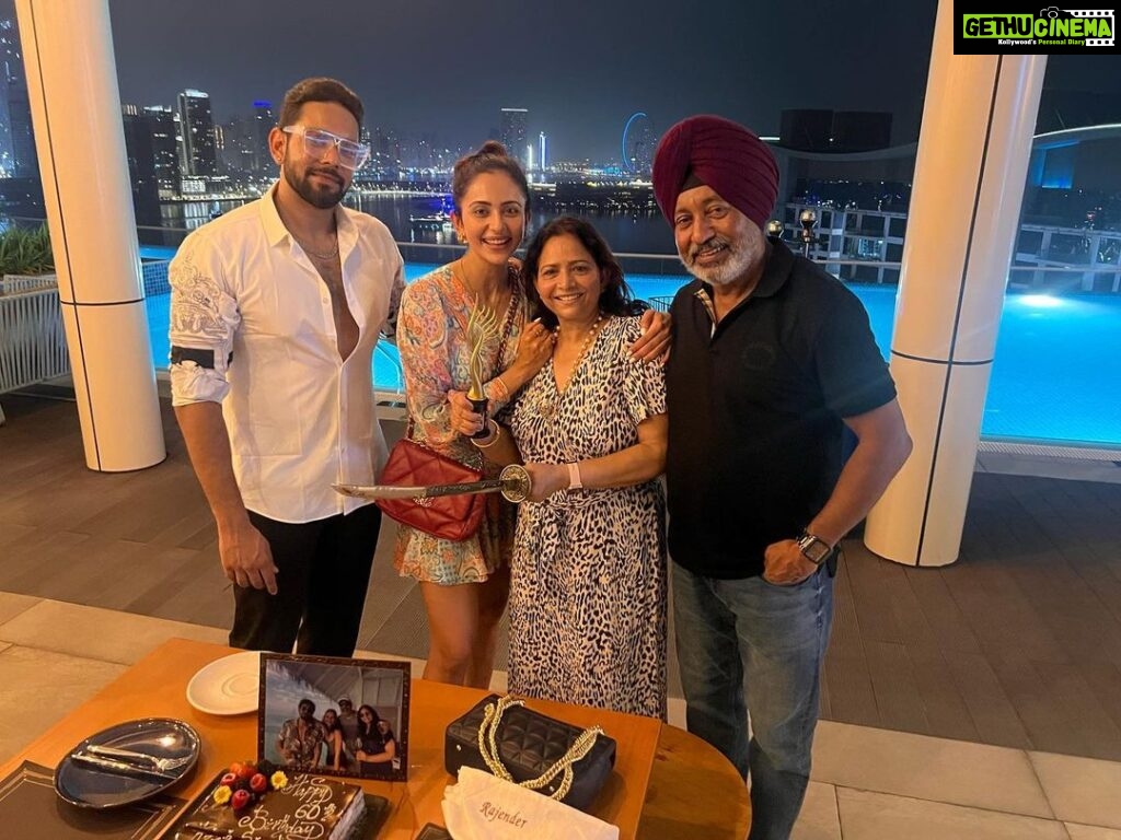 Rakul Preet Singh Instagram - Throwback to celebrating mom❤️ making memories and spending priceless moments ❤️ Thankyouuuuu @manimanish and @nhcollectiondubaithepalm for such a warm gesture ❤️ this will go down as one the best experiences for sure ! #nhcollectiondubaithepalm NH Collection Dubai The Palm