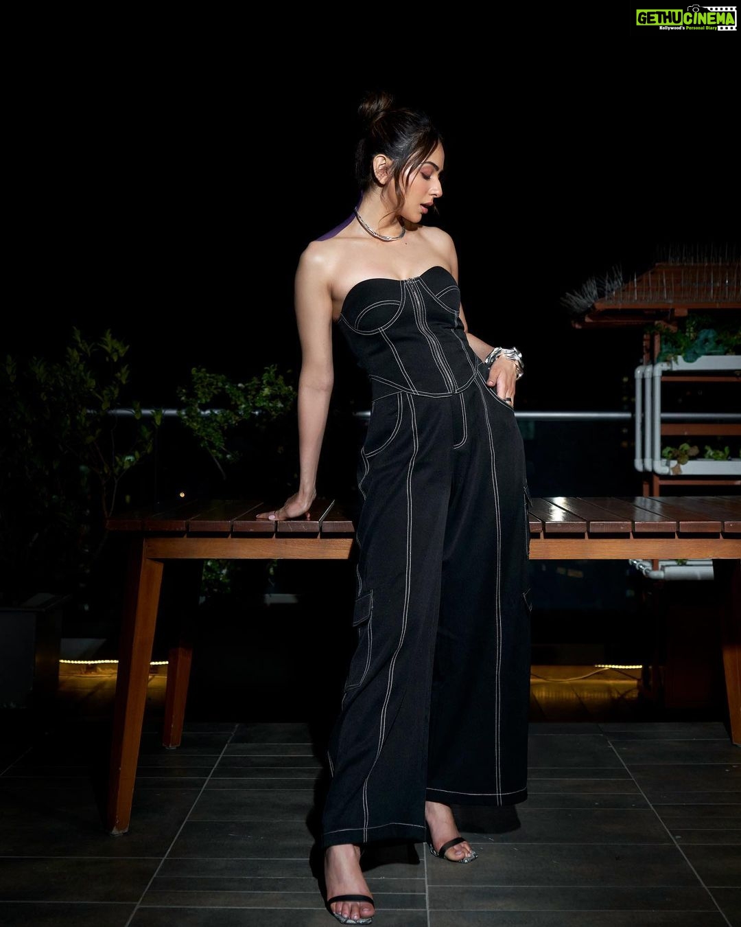 Rakul Preet Singh Instagram - Somedays just don’t go your way but thats fine .. from fever , puffy face to a neck spasm but nothing should stop you from putting on some glam.. it’s ok sometimes to not look your best or feel ur best .. after all who defines best 😝 #selflove #showmustgoon