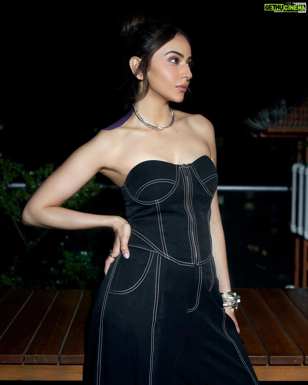 Rakul Preet Singh Instagram - Somedays just don’t go your way but thats fine .. from fever , puffy face to a neck spasm but nothing should stop you from putting on some glam.. it’s ok sometimes to not look your best or feel ur best .. after all who defines best 😝 #selflove #showmustgoon