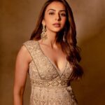 Rakul Preet Singh Instagram – Desi never goes wrong 💕 

Outfit- @taruntahiliani 
Earring – @silverbycuriocottage 
Ring- @minerali 
Juttis- @fizzygoblet
Styled by @stylebyami with @garimagarg14
