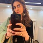Rakul Preet Singh Instagram - Mirror selfie failure 😝🙈