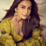 Rakul Preet Singh Instagram - Wild and Alive , chasing dreams in my mind 💜