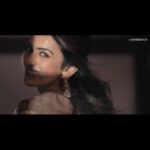 Rakul Preet Singh Instagram - Highlight like a pro and add sheen to your makeup with Coloressence Roseate Pro Sheen Pressed Powder! The soft texture blends seamlessly and makes any party look come alive. Avail it at attractive offers at www.coloressence.com . #rakulxcoloressence #makeuphighlighter #dewymakeup