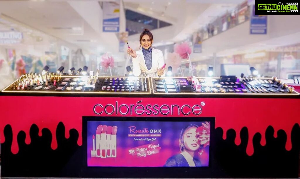 Rakul Preet Singh Instagram - Cheers to the revamped swanky look of Coloressence Kiosk, which is striking and has a very user friendly display. You can try the plethora of products at the kiosks across India and then buy! . #rakulxcoloressence #newlook #coloryourspirit