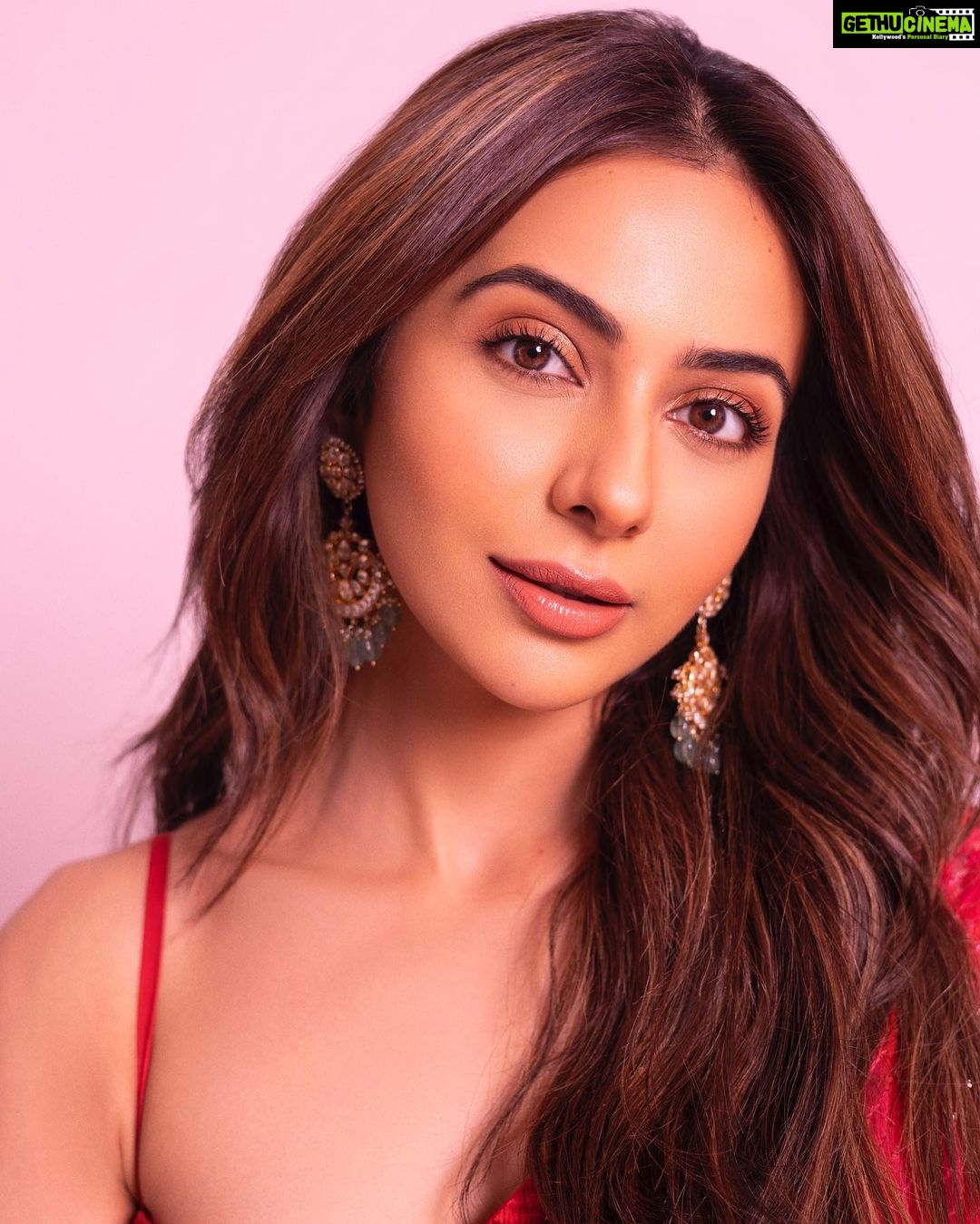 Rakul Preet Singh Instagram - ππletβs wear elegance today ππ