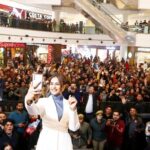 Rakul Preet Singh Instagram – Witness the love and madness at Coloressence Rendezvous with Rakul, held at DLF Mall of India, Noida! 3 cheers to Rakul and Coloressence!
.
#rakulxcoloressence #rakulpreetsingh #rakulpreet #eventdiaries #celebrityselfie #bollywooddiaries