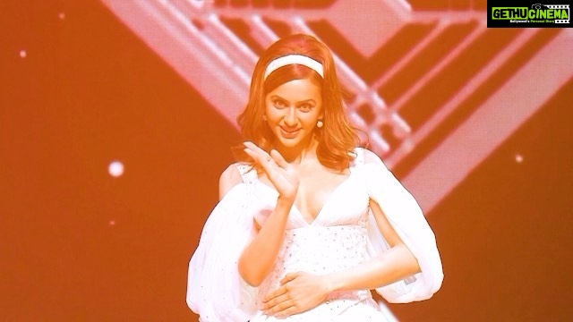 Rakul Preet Singh Instagram - Take a walk back in time to relive the retro magic of Bollywood with me at the extraordinary night of Nexa IIFA Awards 2023! My first performance at Iifa so extremely special ❤️❤️ Watch this most-awaited night on Colors & Jio Cinema on 18th June, 8 PM onwards. #IIFA2023 #IIFAONYAS #YasIsland #VisitAbuDhabi #Nexa #CreateInspire #SobhaRealty #EaseMyTrip @iifa @yasisland @visitabudhabi @nexaexperience @sobharealty @kubergrains @kubershoppe @easemytrip @colorstv @officialjiocinema
