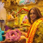 Rakul Preet Singh Instagram - Time to thank the almighty for his blessings. We are extremely happpppy that you all have so much love to our film ❤️🙏🏻🙏🏻#Siddhivinayak #ChhatriwaliOnZEE5 #ganpatibappamorya