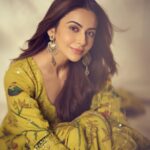 Rakul Preet Singh Instagram - Wild and Alive , chasing dreams in my mind 💜