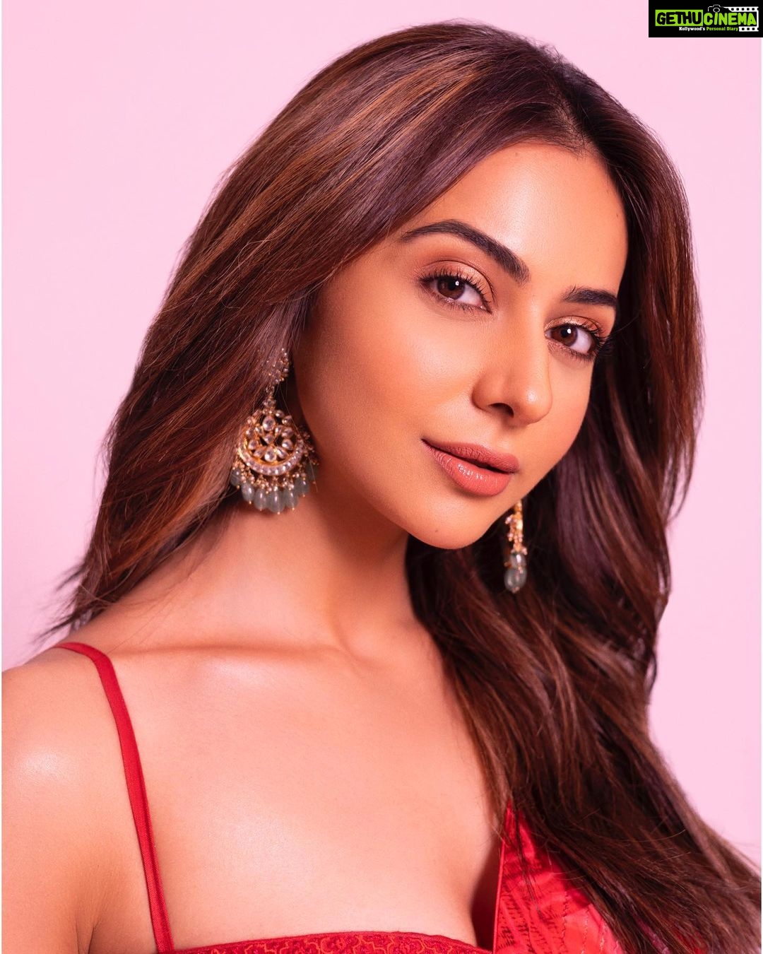 Rakul Preet Singh Instagram - ππletβs wear elegance today ππ