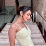 Rakul Preet Singh Instagram - For the Economic Times forum 💛 Outfit @mystiqueroseofficial @vandafashionagency Earrings @ferragamo @viangevintage Heels @aldo_shoes Styled by @anshikaav Hair @aliyashaik28 Makeup @im__sal