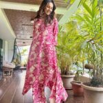 Rakul Preet Singh Instagram – Florals and fun 💖