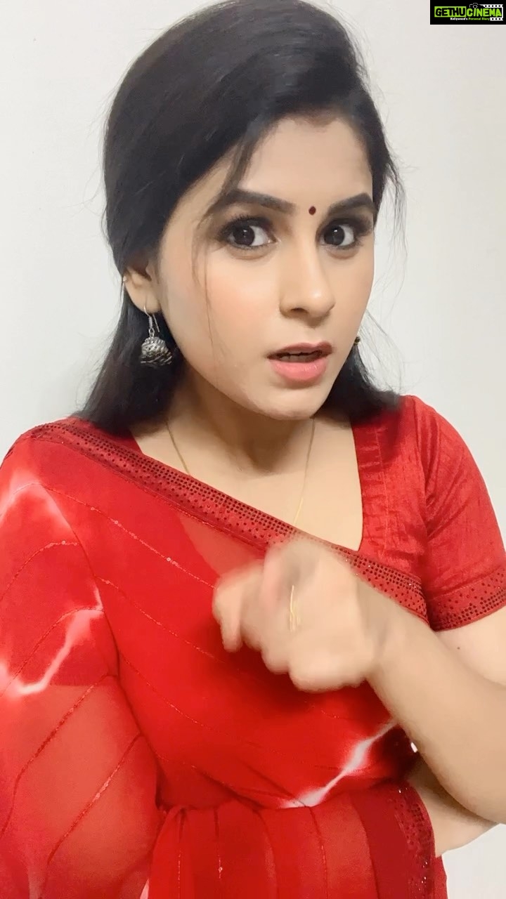 Rithika Tamil Selvi Instagram - Dialogue reels after days ! ☺️ . . . . #rithika #tamil_rithika #vijaystars #vijaytelevision #tamildialogues #reelsinstagram #reelsindia #tamilreels #trendingreels #rithikatamilselvi